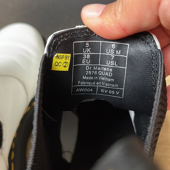 DR MARTENS 2976 Quad Platform Chelsea Boot White Smooth Leather Size 7 US - Picture 8 of 12